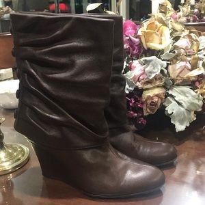 Golden Bleu short wedge boots